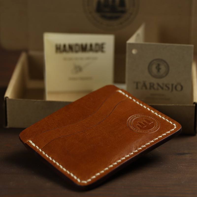 Minimalist leather wallet brown