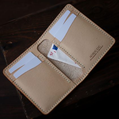 Leather bifold wallet natural