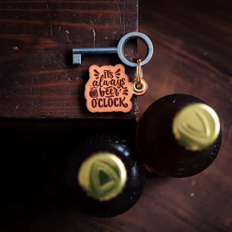 Gift for beer lovers - Beer O' clock leather keychain